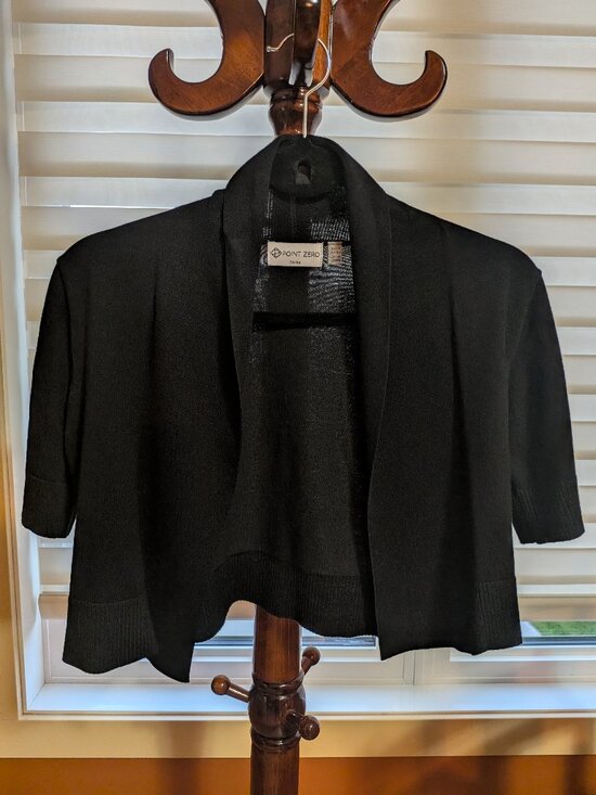 Point Zero Sweaters - Point Zero Black Cropped Open Front Knit Cardigan Shrug LIke new